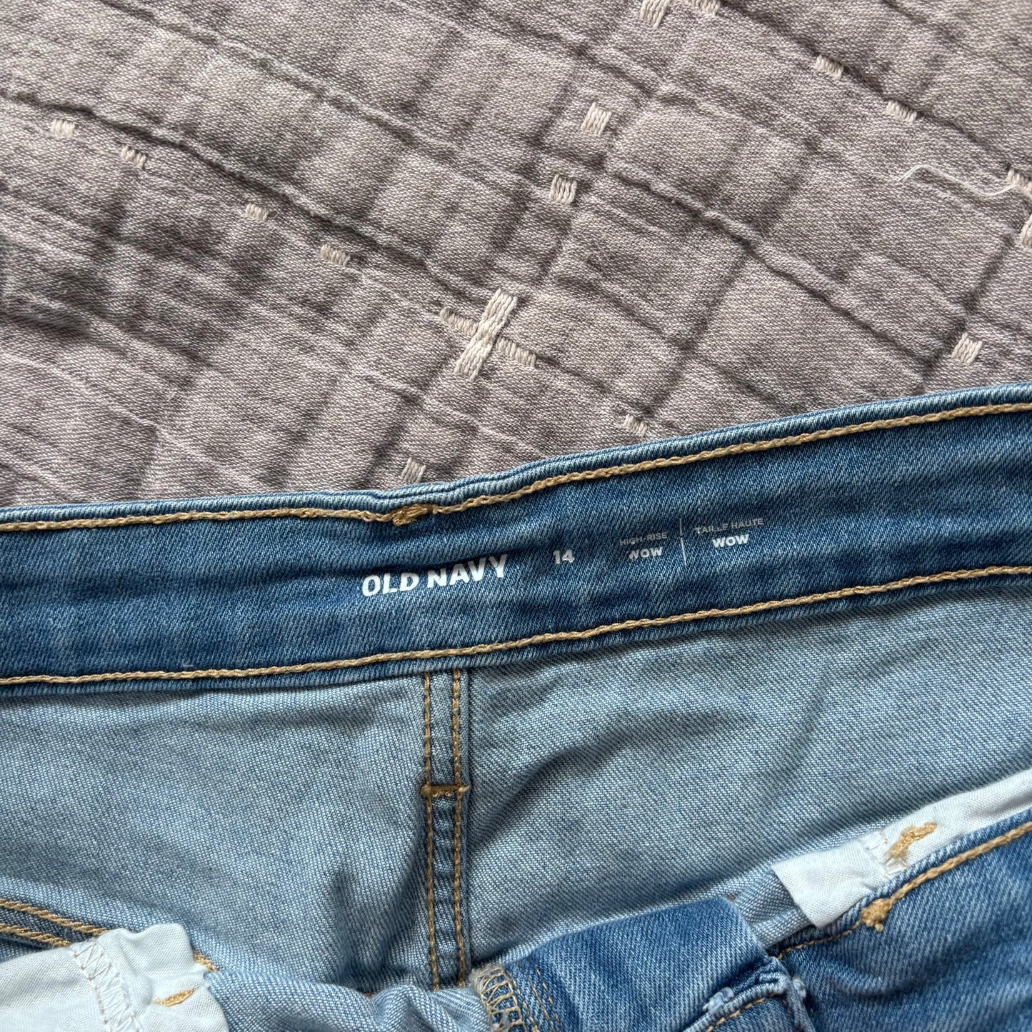 Old Navy Light Cuffed WOW Shorts 9" ins | Sz 14