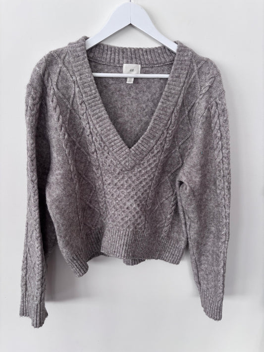 H&M Grey Knit V-neck Sweater | Medium