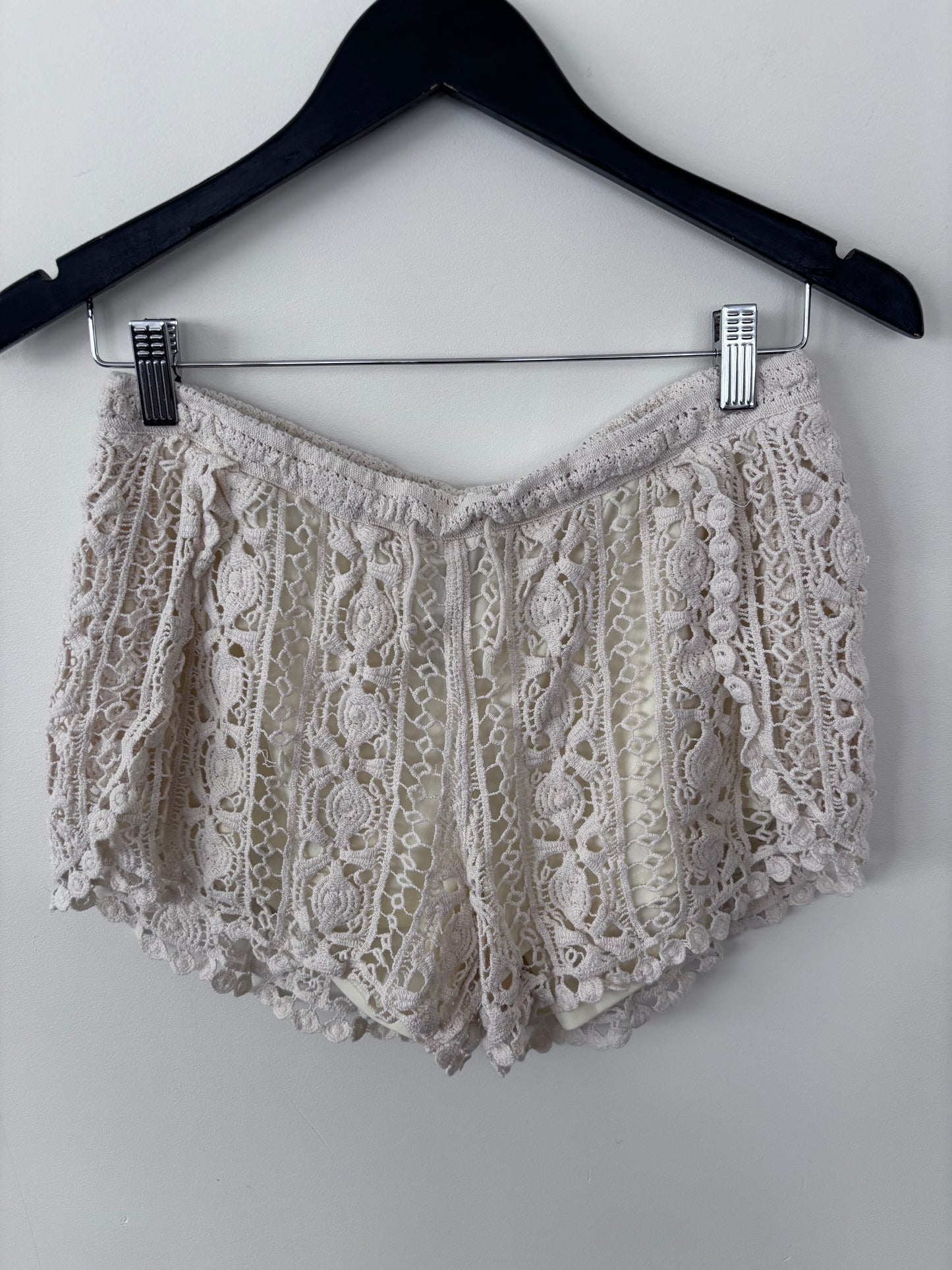 Ivory Crochet Summer Shorts | Sz Medium