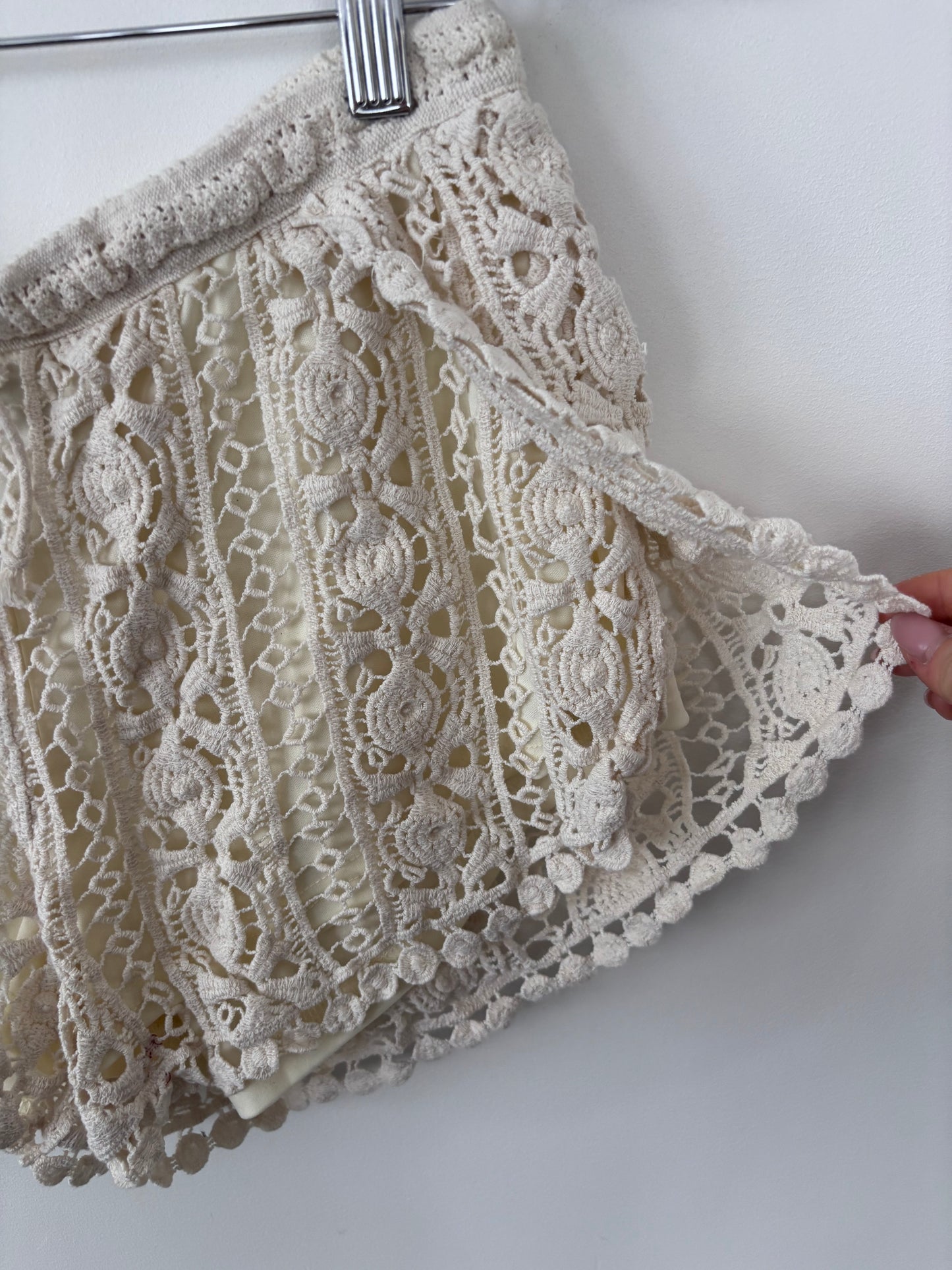 Ivory Crochet Summer Shorts | Sz Medium
