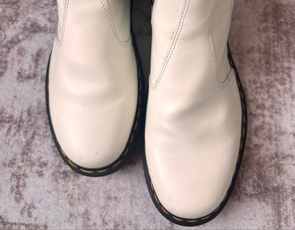 Dr. Martens Unisex Leather Chelsea Boots in White | Sz 10