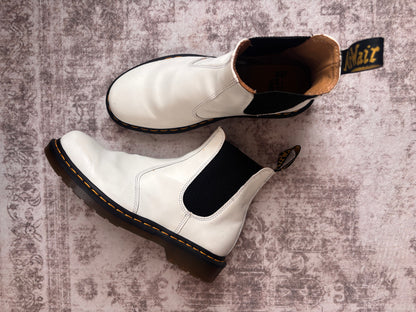 Dr. Martens Unisex Leather Chelsea Boots in White | Sz 10
