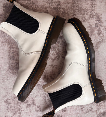 Dr. Martens Unisex Leather Chelsea Boots in White | Sz 10
