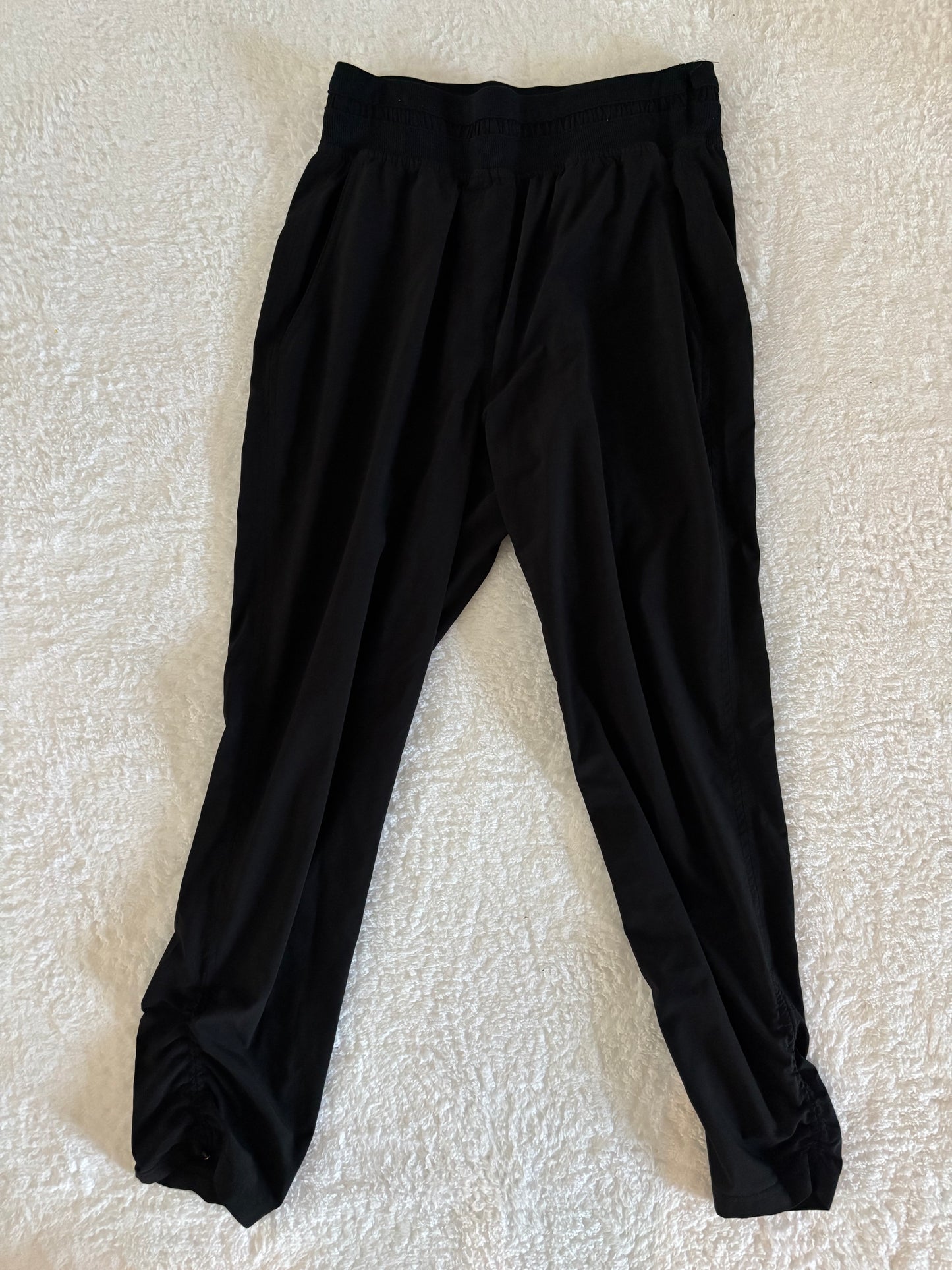 The Group Babaton / Aritzia Arrow Black Joggers | Small (O163B11)