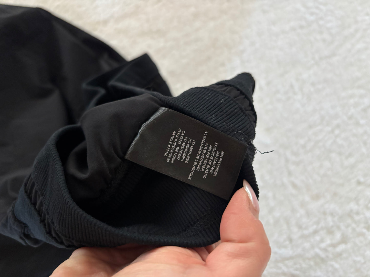 The Group Babaton / Aritzia Arrow Black Joggers | Small (O163B11)