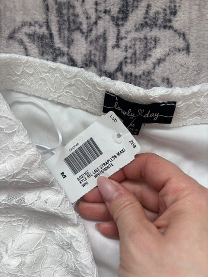 White Sleeveless Lace Dress NWT | Sz Medium