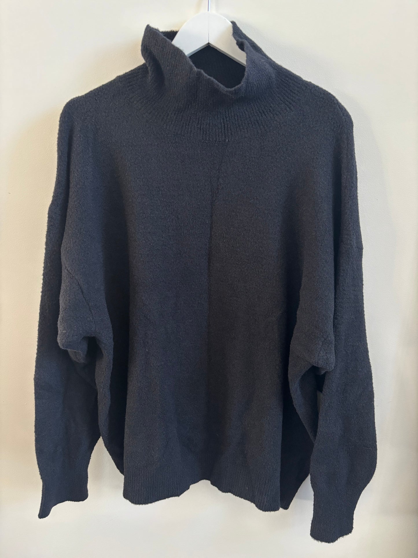 Wilfred Free / Aritzia High Neck Hush Pullover in Black | XL (O98P3)