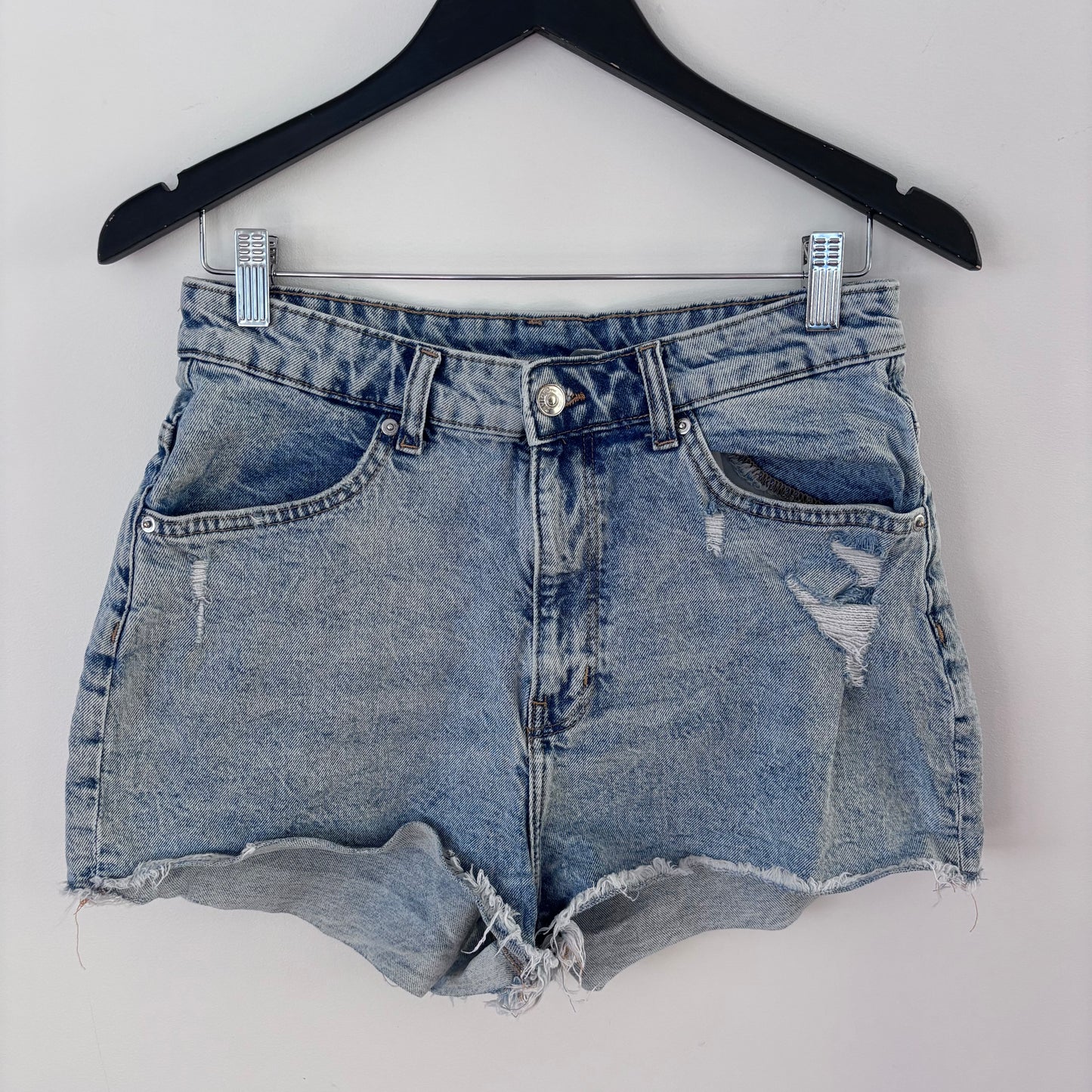 Divided light wash Denim Shorts | Sz 8 (AO9)