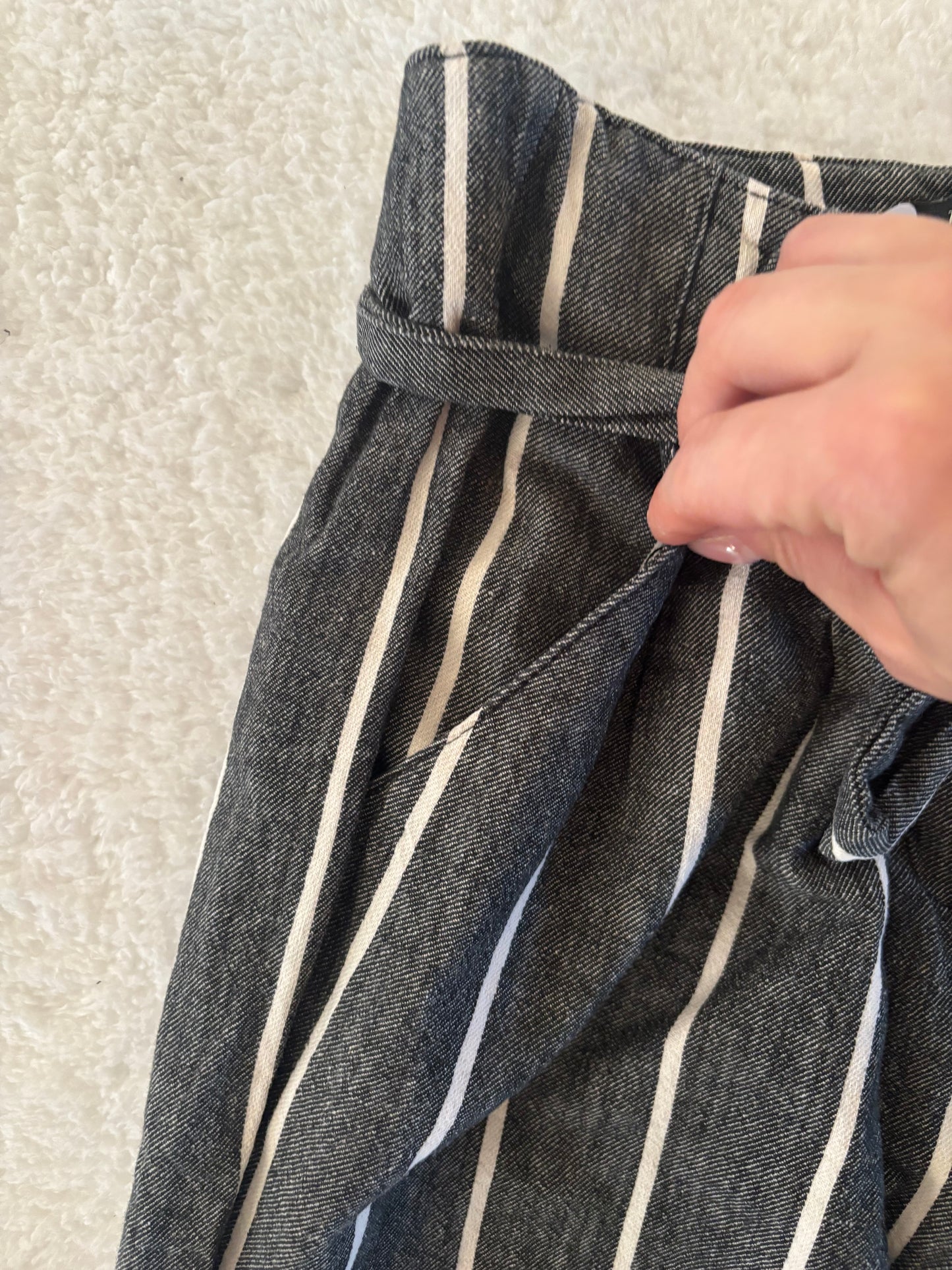 RW & Co Cotton/Linen Striped Paperbag Pants | 4 (small fit) O73M10