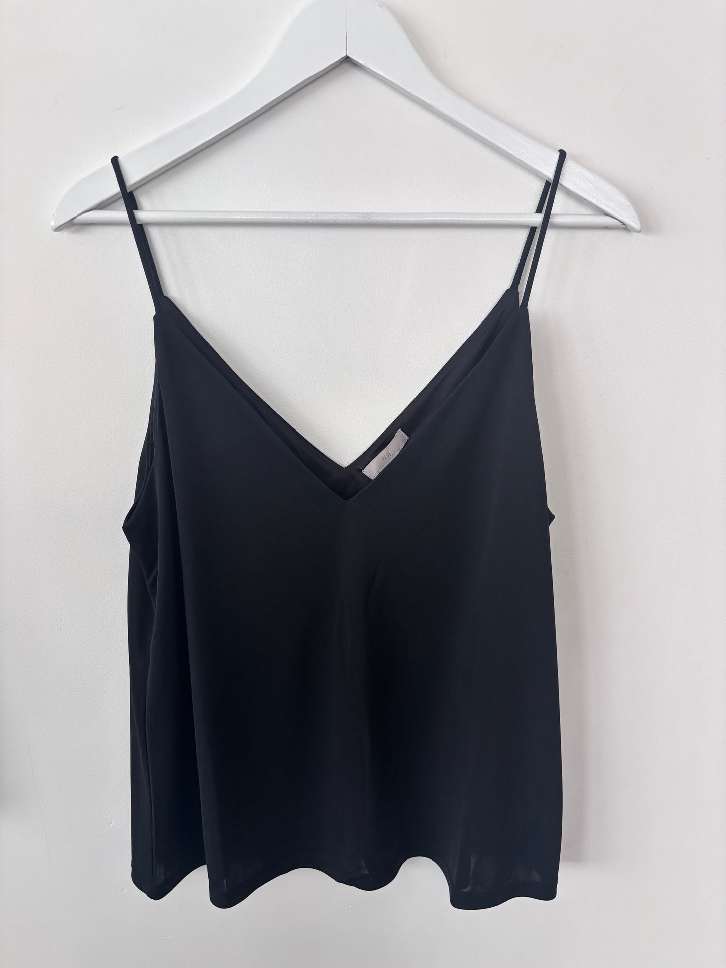H&M Black V Neck Camisole | Sz Medium