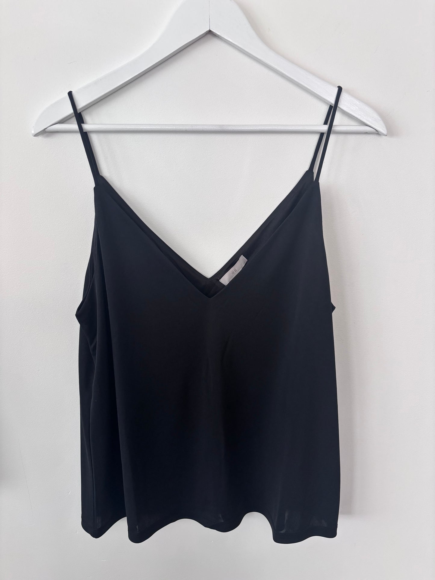 H&M Black V Neck Camisole | Sz Medium