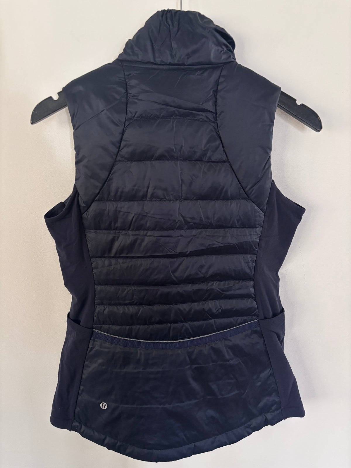 Lululemon Down for a Run Vest II in Inkwell | Sz 6