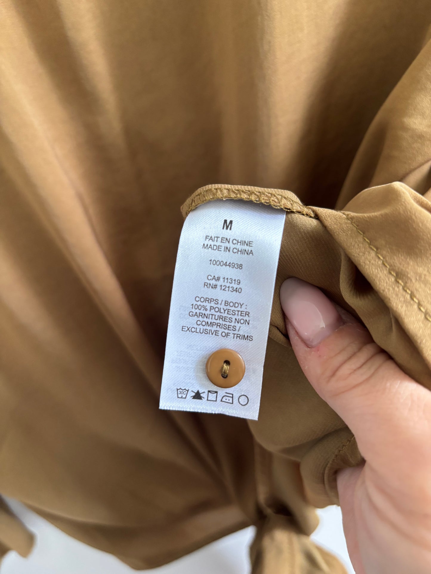 NWT Dynamite Satin-like Tie Front Blouse | Medium