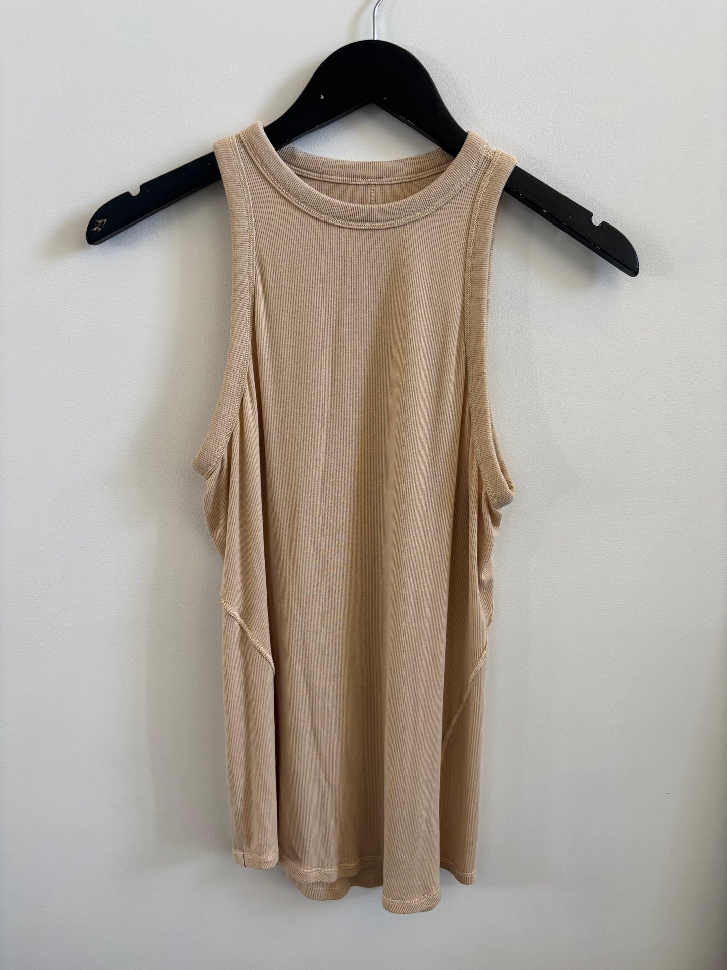 Lululemon Ribbed Hold Tight Tank in Prosecco | Medium (O101B11)