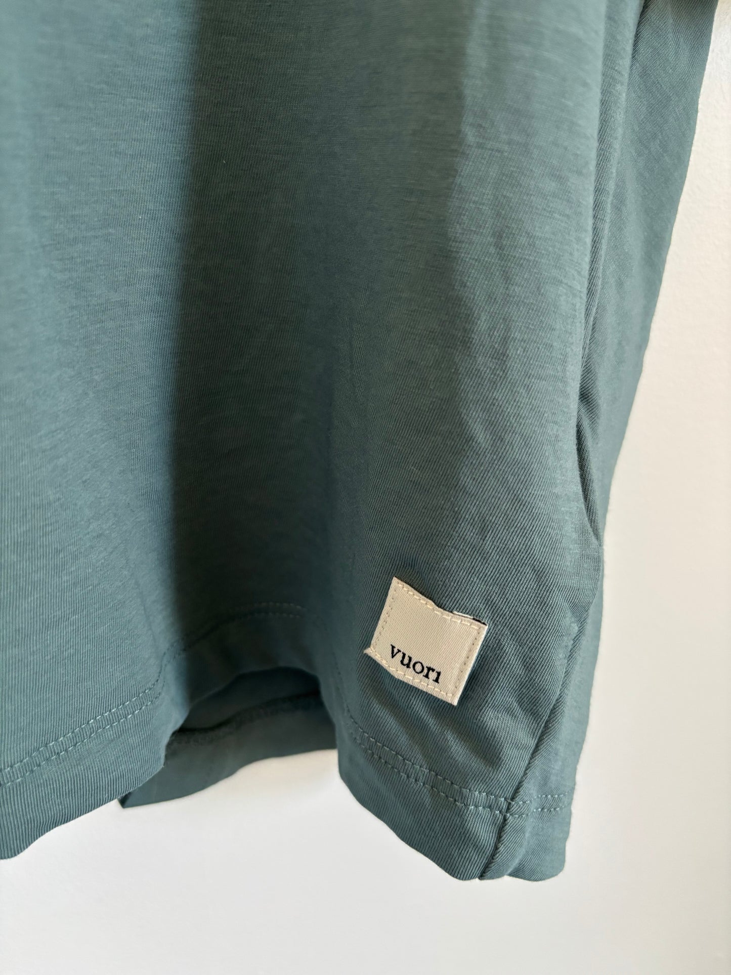 Vuori Short Sleeve Feather Cross Back Top | Small (O145P3)