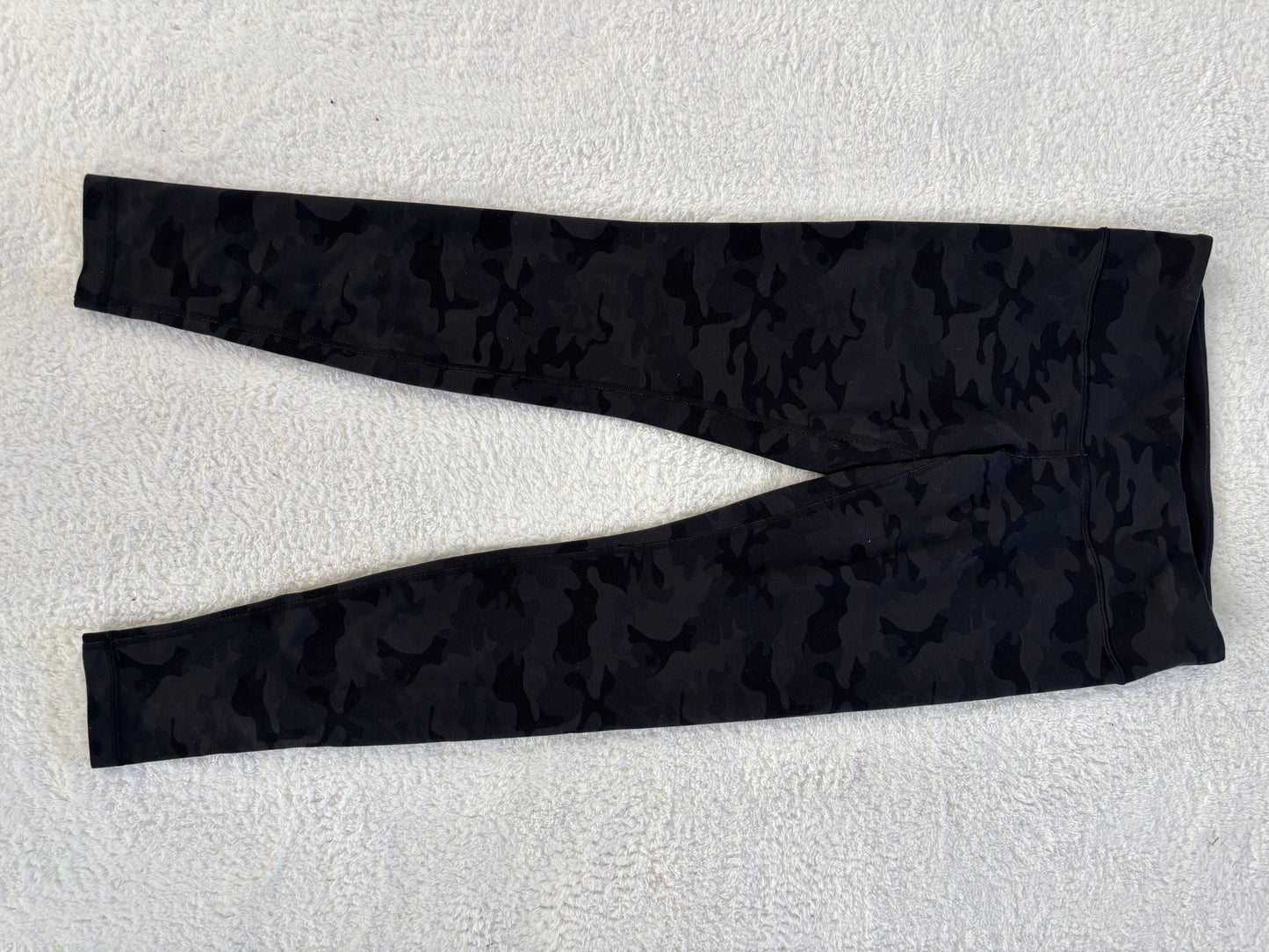 Lululemon Midrise Camo Leggings | 8 (O165W10)