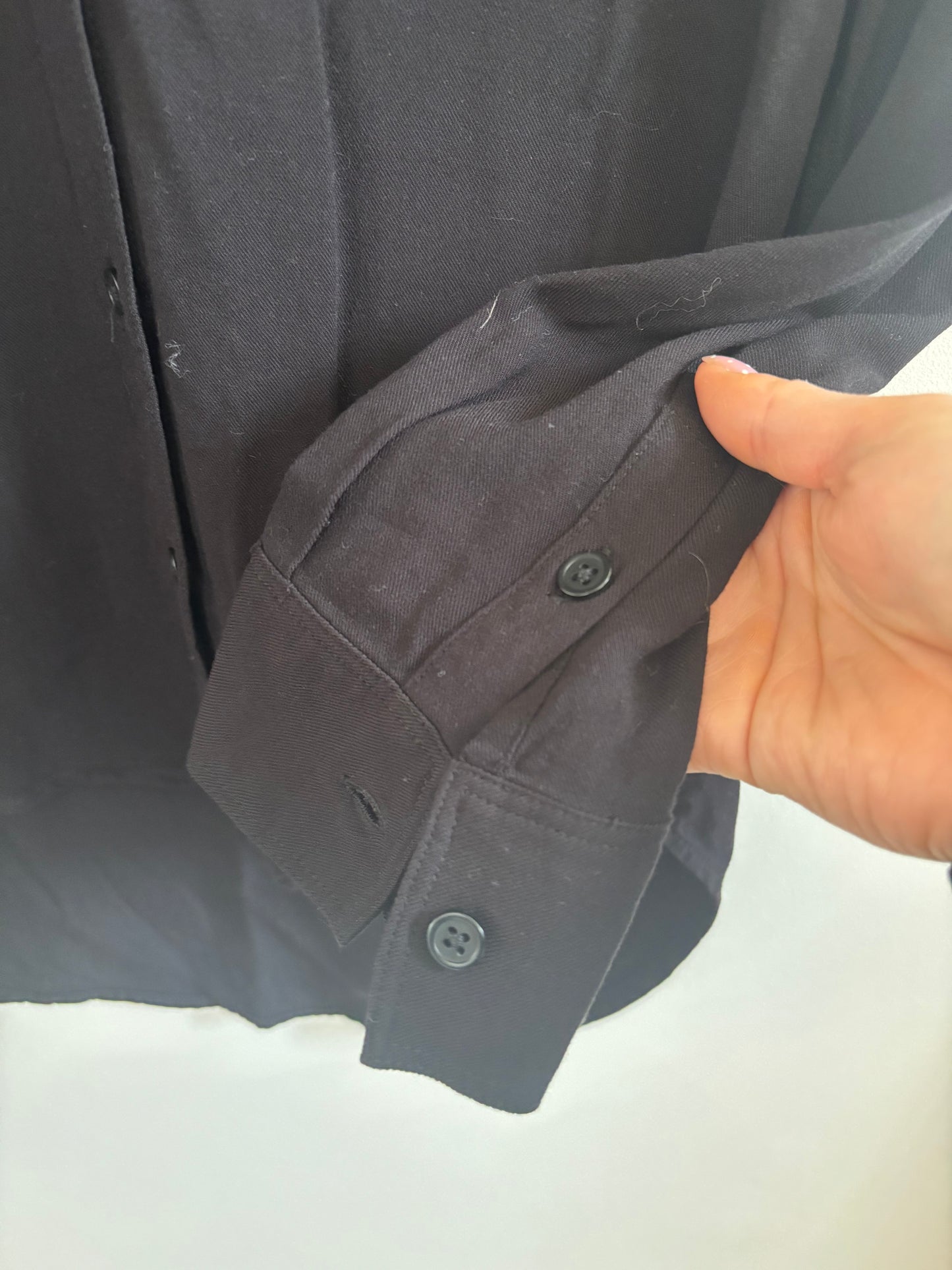 Talula / Aritzia Black Button Down | Small (O150B11)