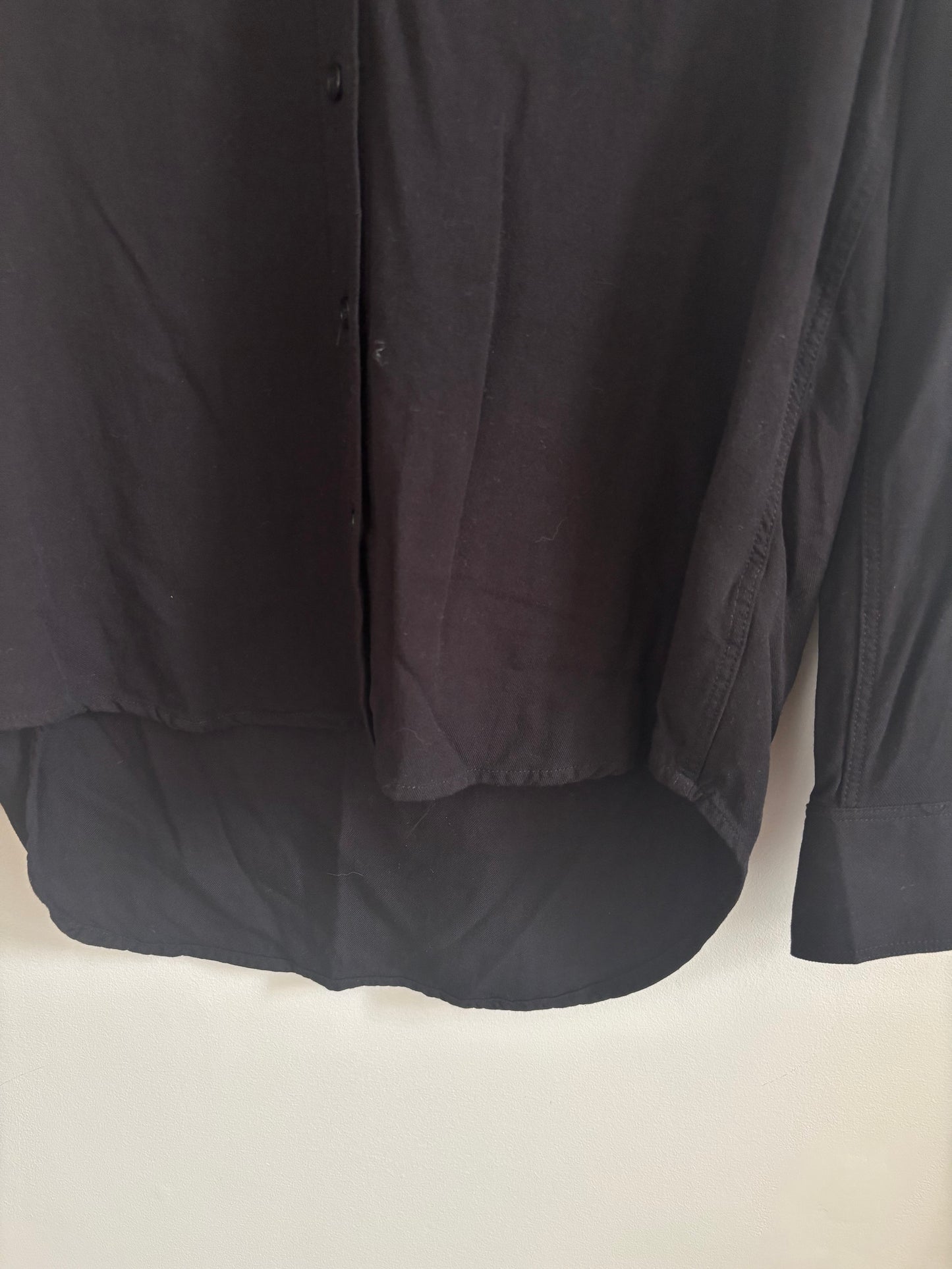 Talula / Aritzia Black Button Down | Small (O150B11)