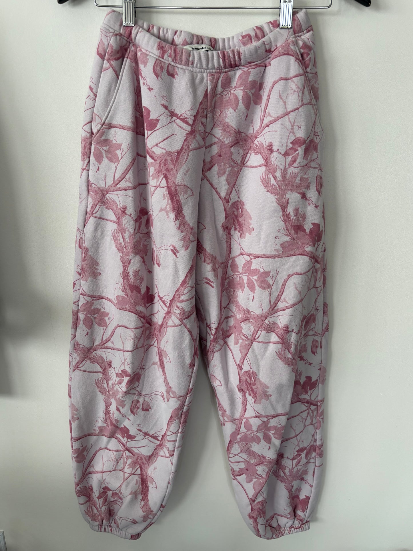 A&F High Rise Sunday Baggy Sweatpant in Pink Camo | Sz XS