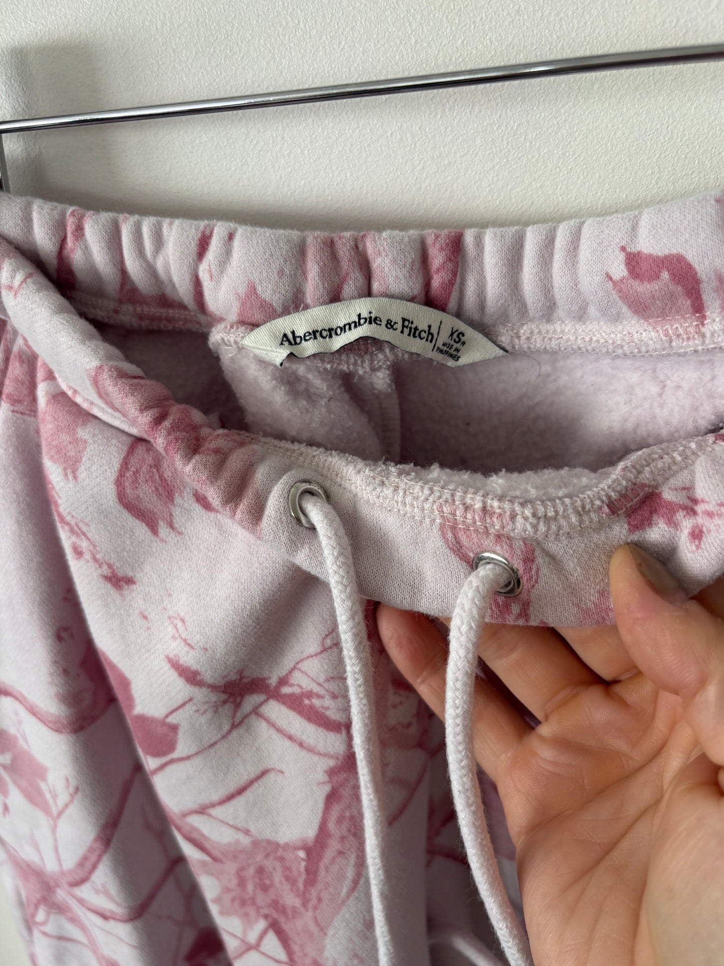 A&F High Rise Sunday Baggy Sweatpant in Pink Camo | Sz XS