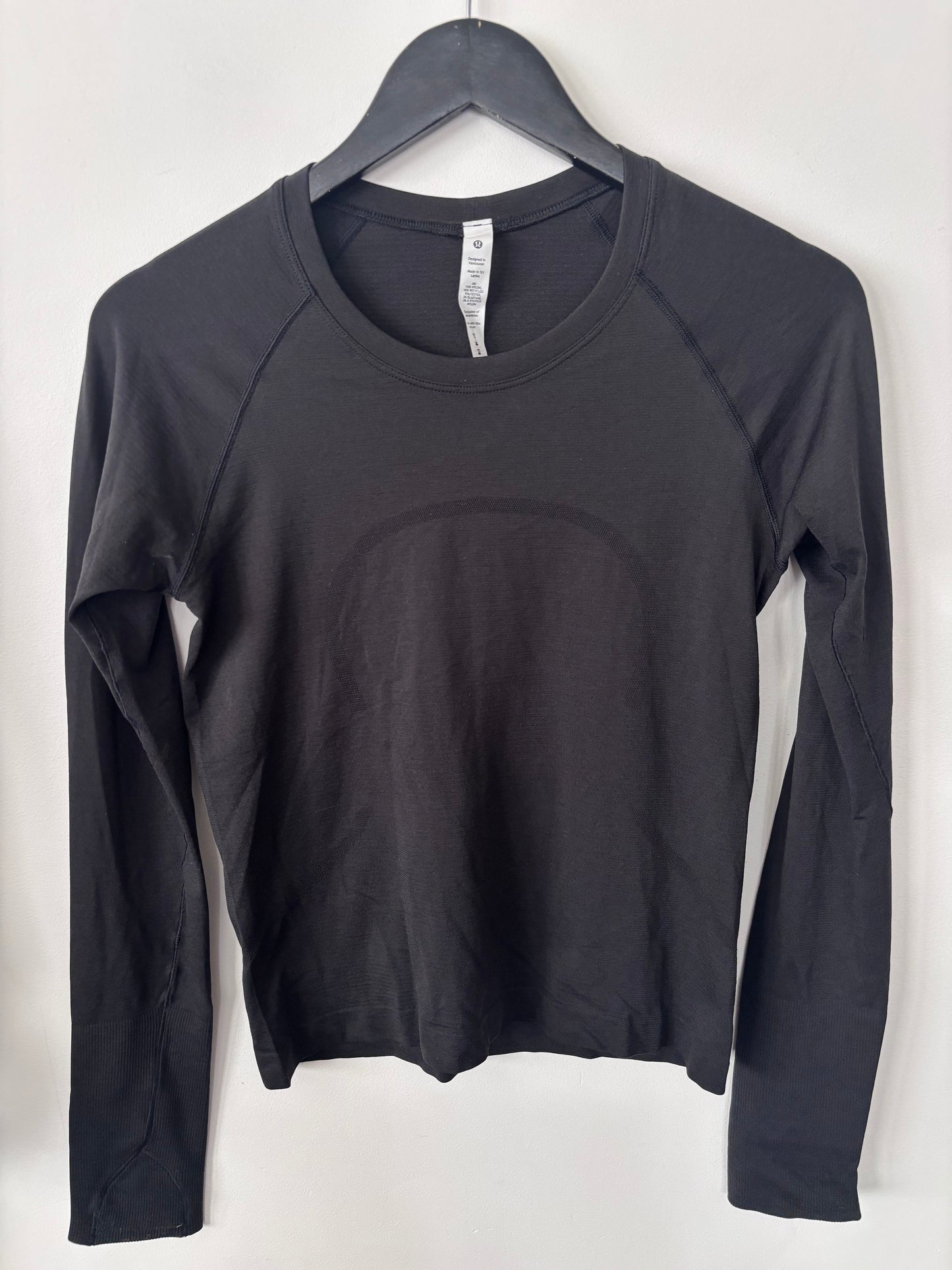 Lululemon long sleeve sz 6 (Nikki)