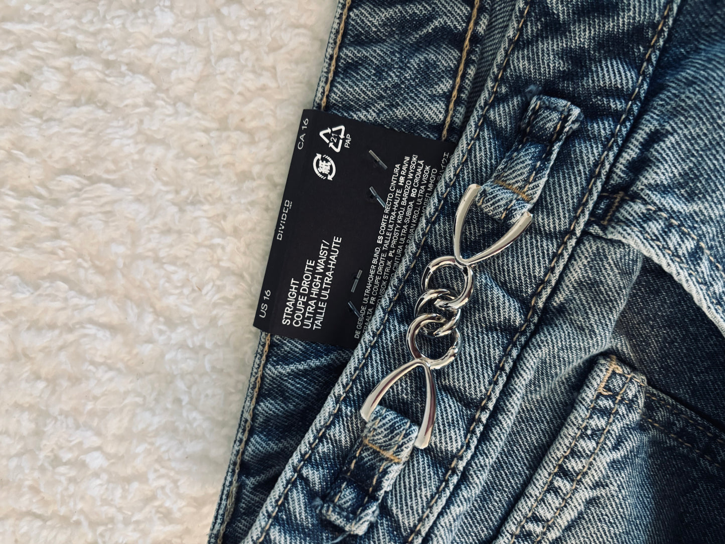 H&M High Rise Straight with Chain Detail | Sz 16 NWT (N10N18)