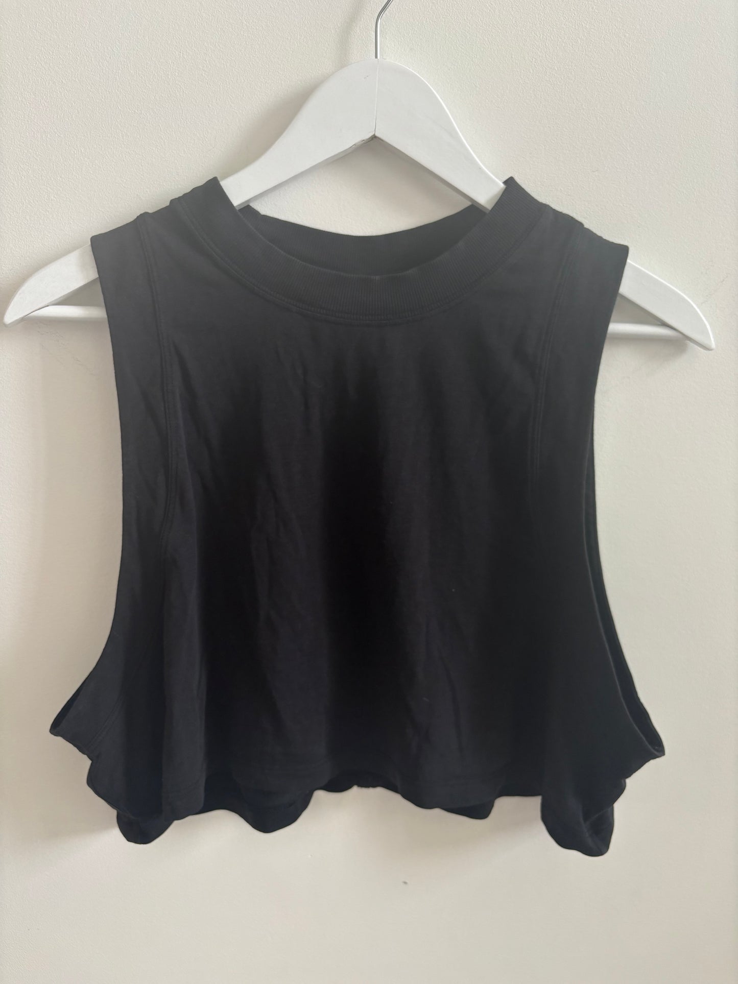 Babaton / Aritzia Black Cropped Muscle Tank | Large