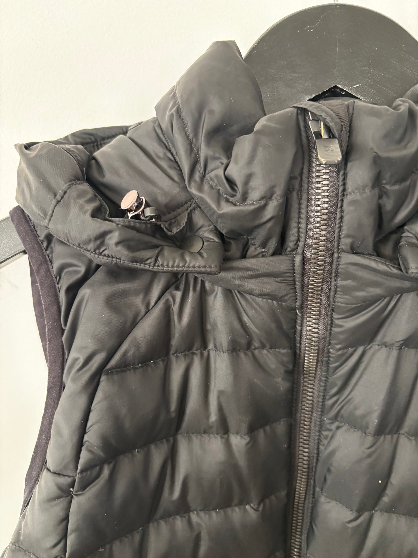 Lululemon Down For It Vest in Black | Sz 6