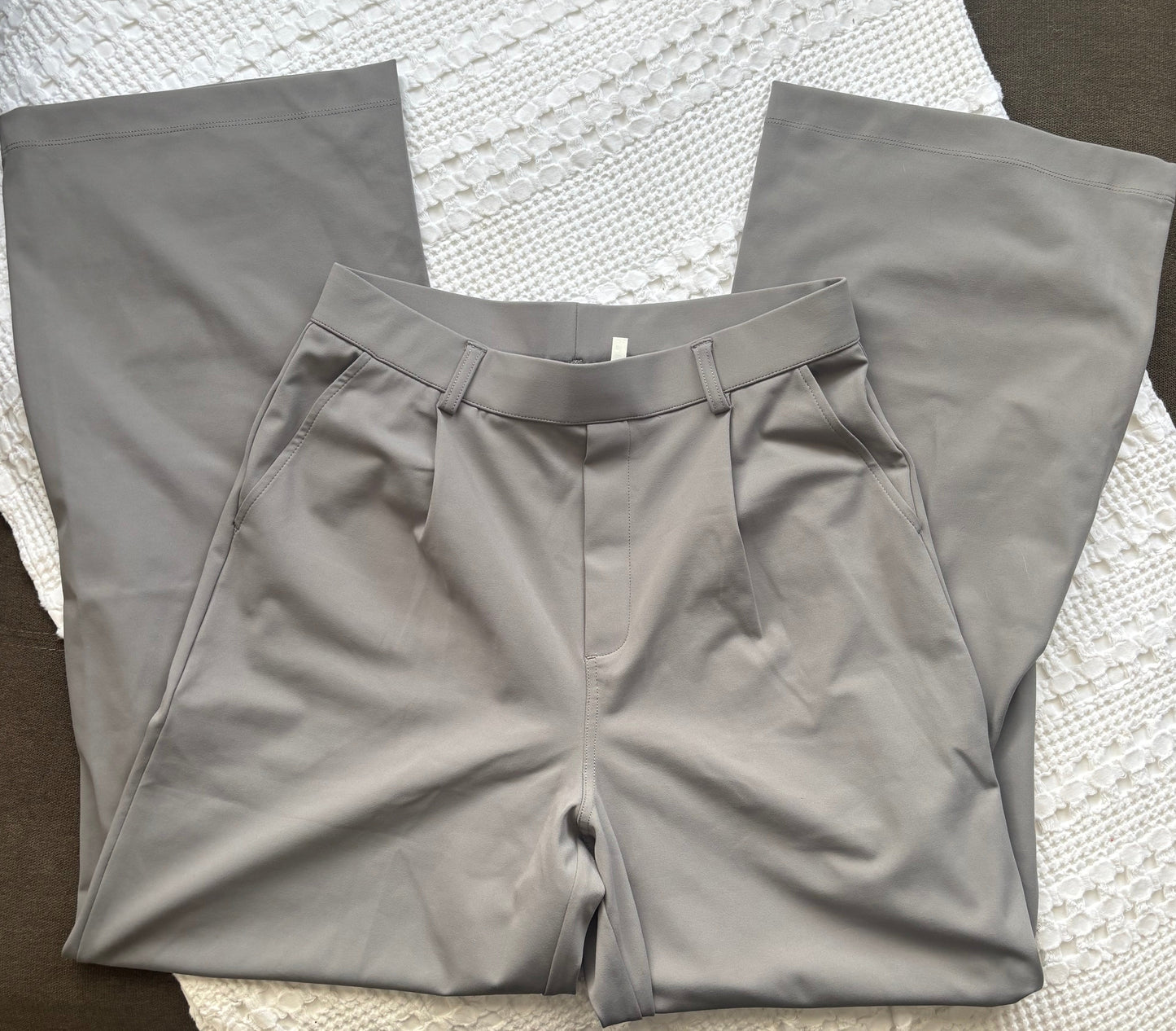 Halara NWT Flex™ High Waisted Pocket Work Flare Pants | Sz Medium (F102C1)