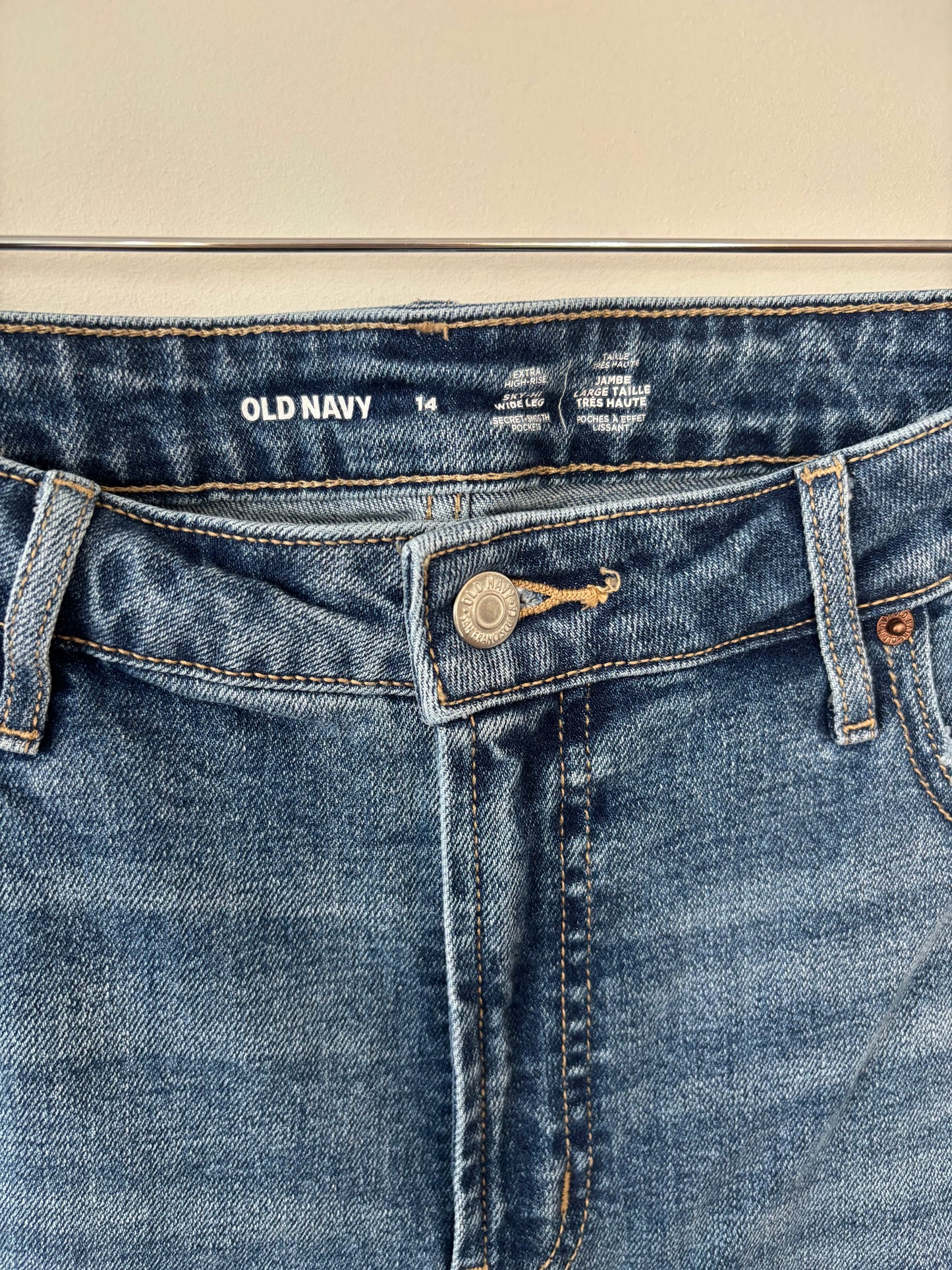 Old Navy *Medium Wash Cropped Wide Leg HR Jeans | Sz 14 or 32 (F151N18)