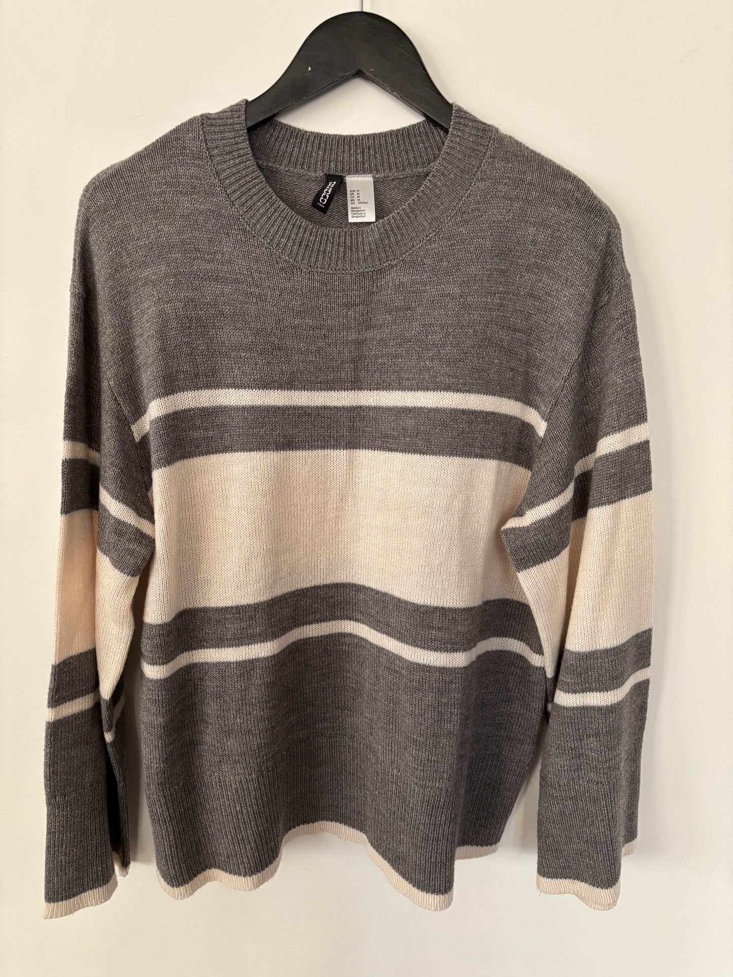 H&M Oversized Striped Sweater | Medium (N60S20)