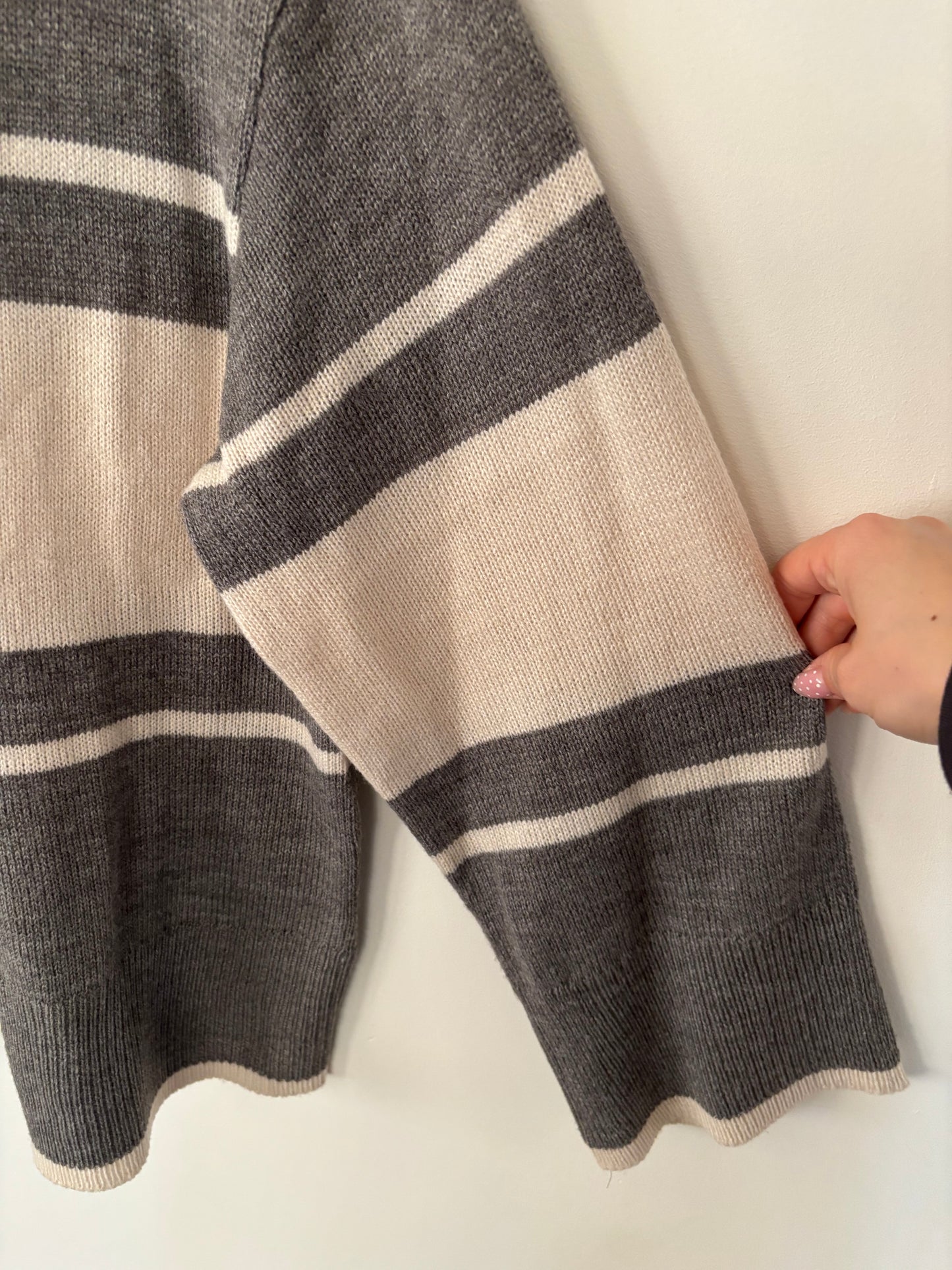 H&M Oversized Striped Sweater | Medium (N60S20)