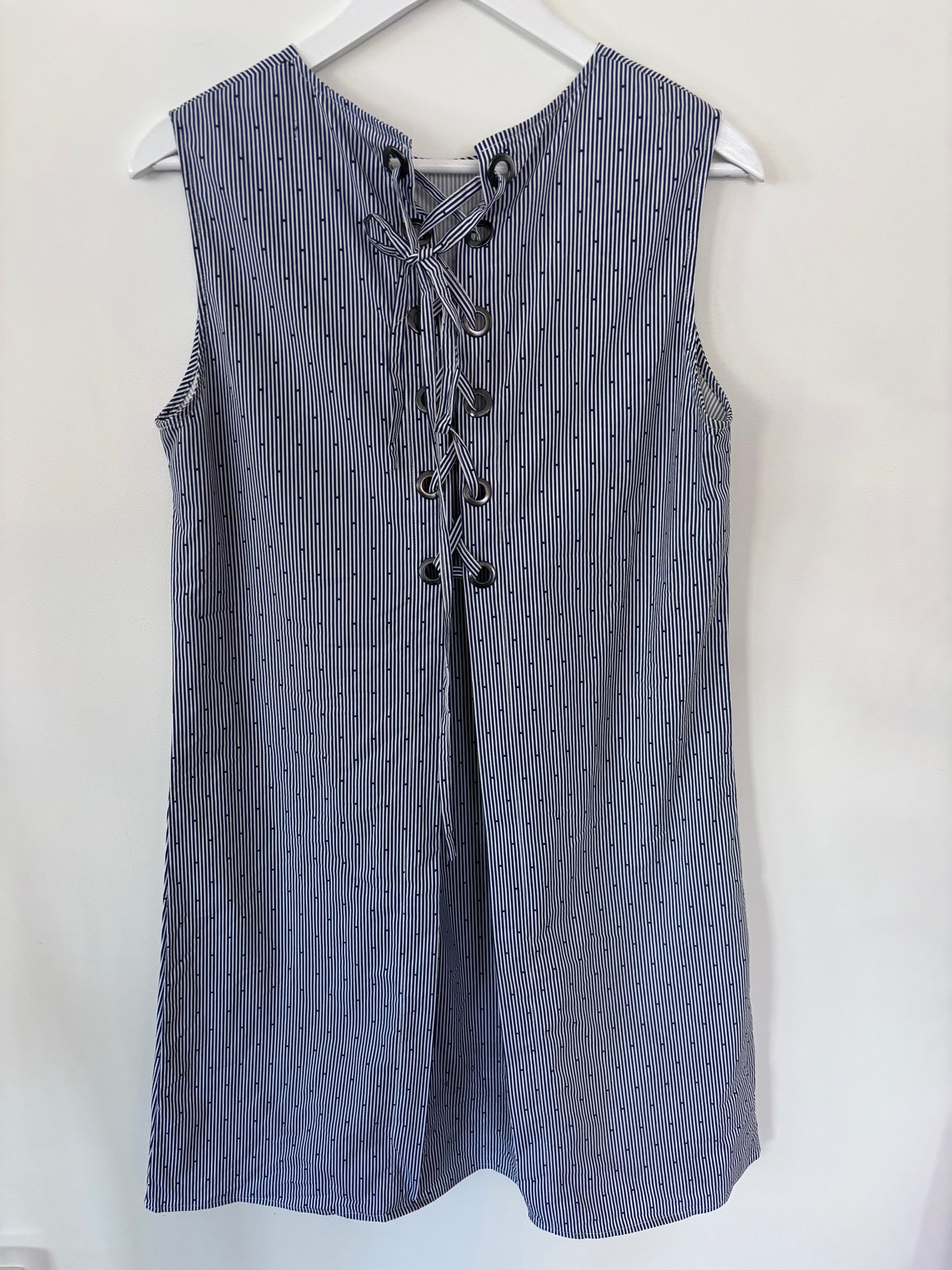 Gabby Isabella Tie Back Shift Dress | Large