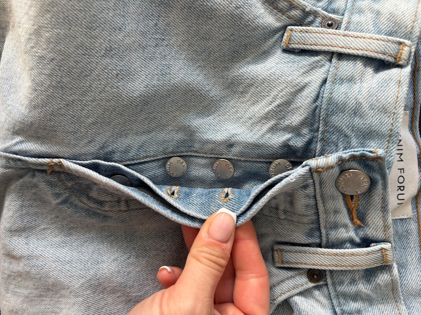 Denim Forum The Yoko Shorts | 27 (tough love)