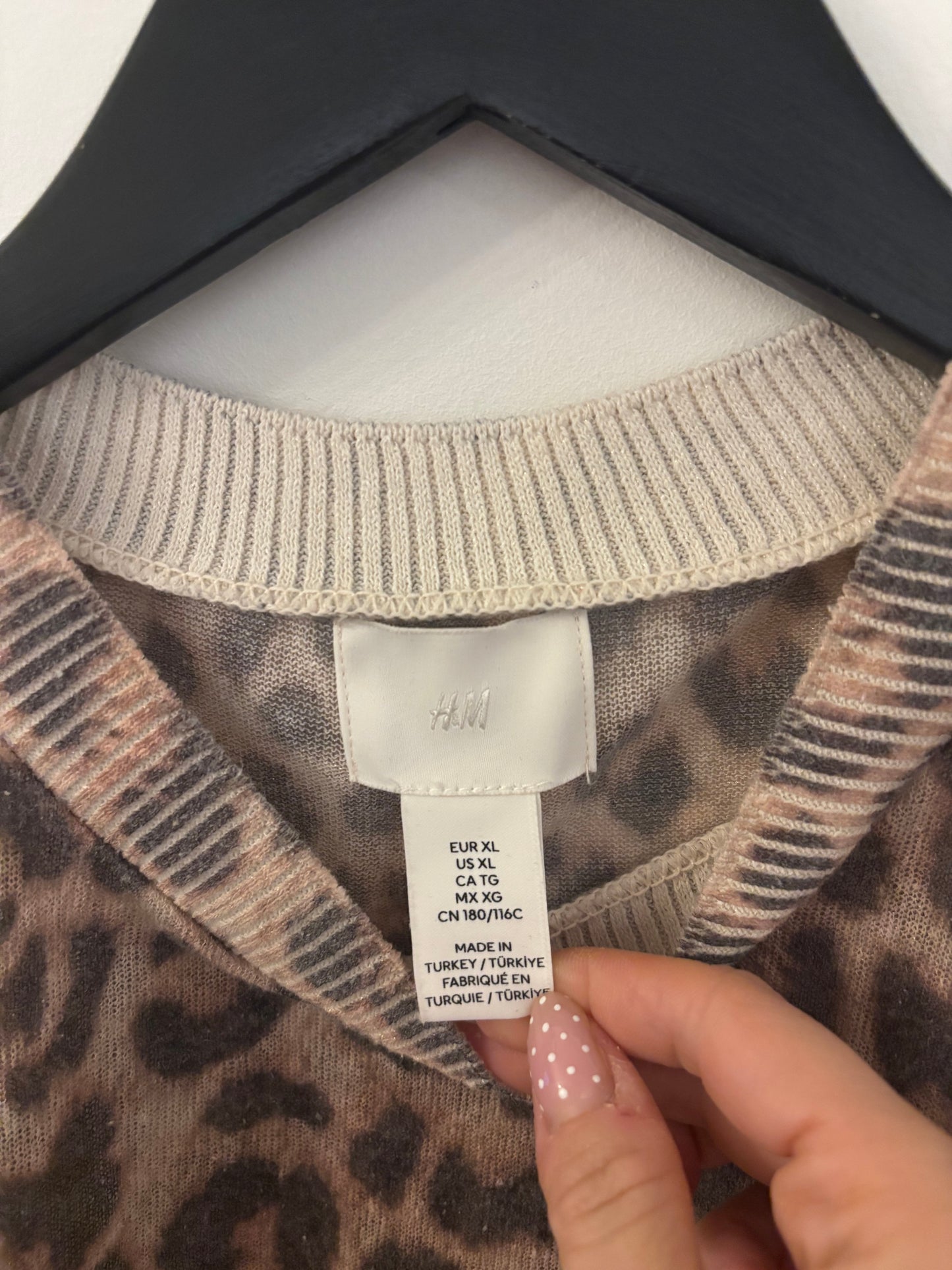 H&M Animal Print Fine Knit Top | XL (may fit like Large) (N70N19)
