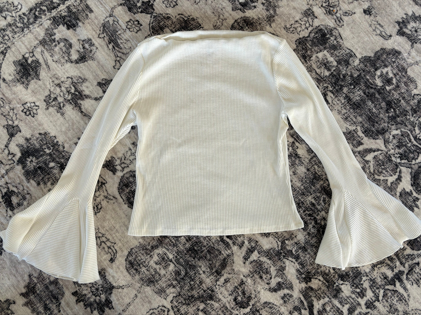 H&M Trumpet-Sleeved Ribbed Top | XLarge (N103N19)