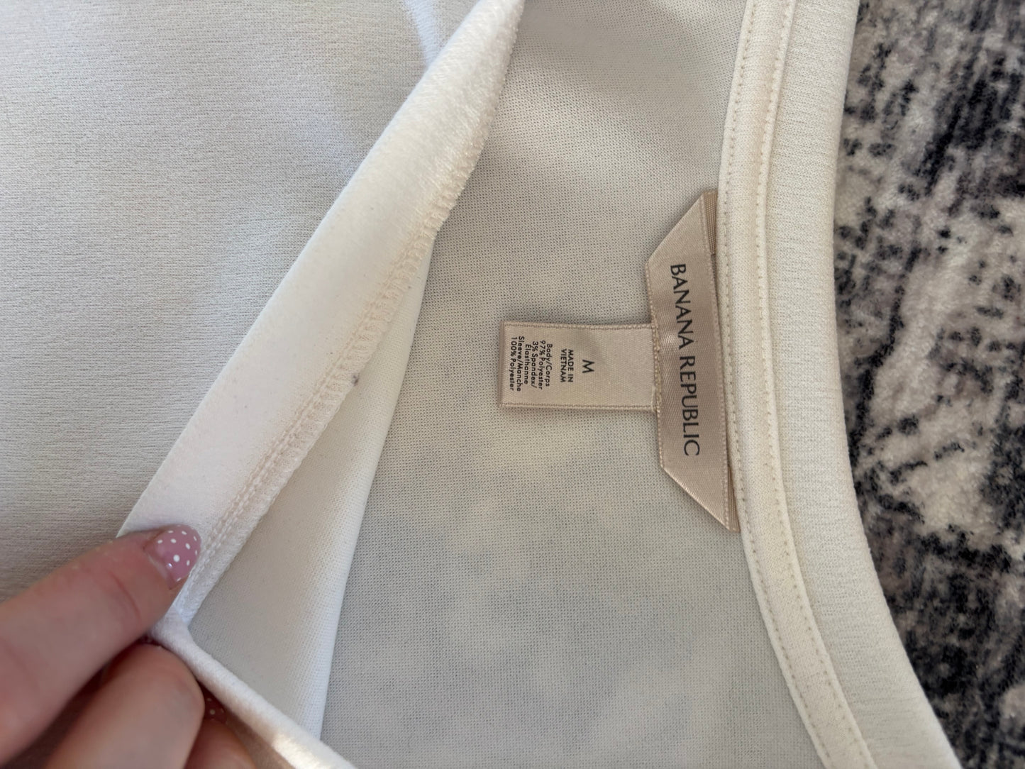 Banana Republic Balloon Sleeve Top | Medium (generous fit) (N105N19)