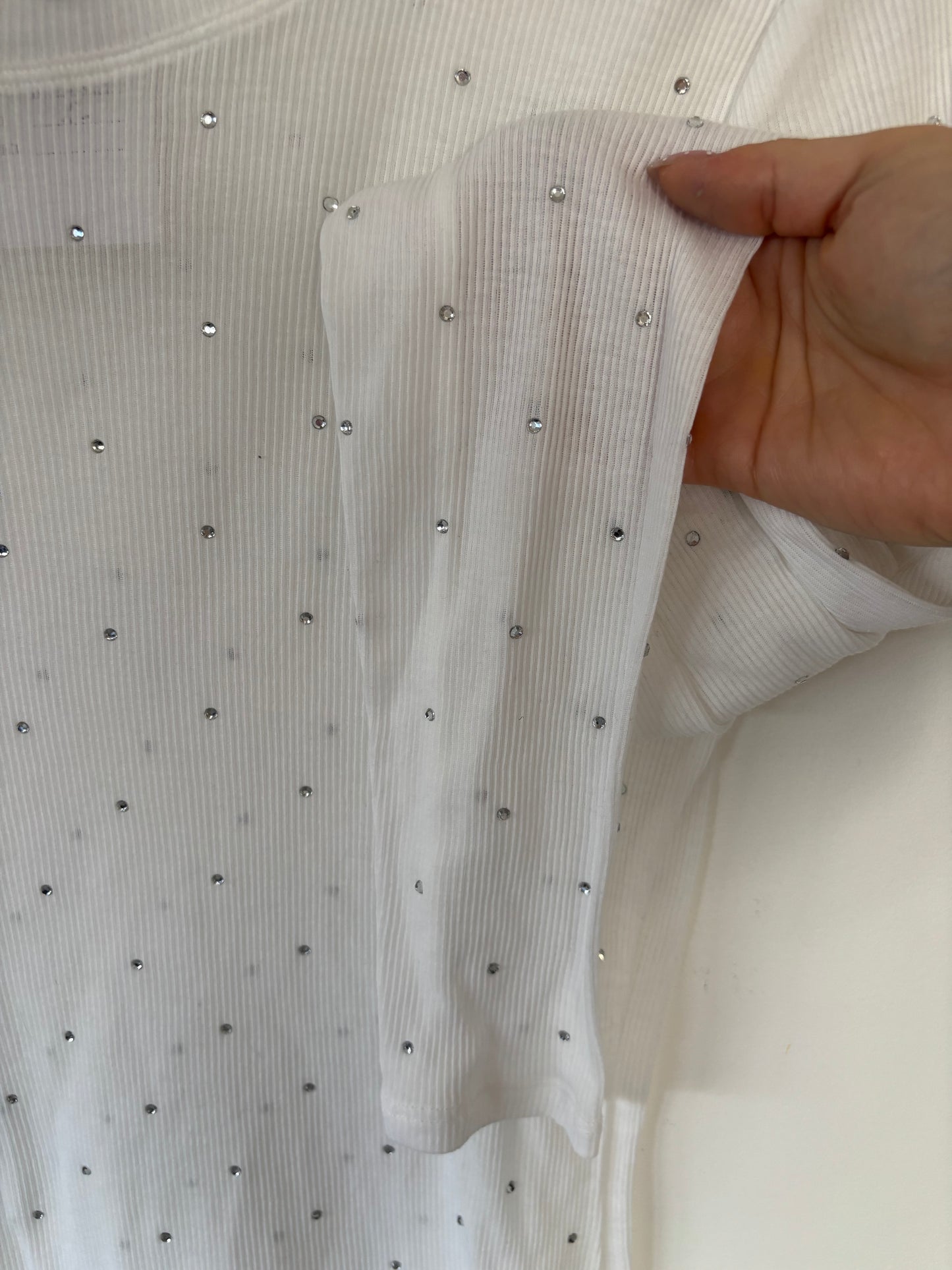 H&M Long Sleeve White Rhinestone Top  | XLarge / may fit like Large (N102N19)