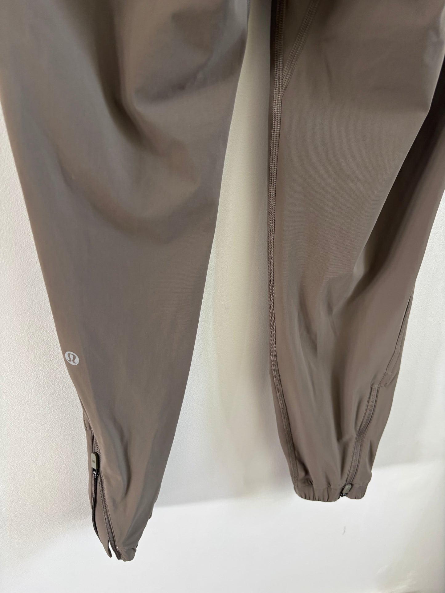 Lululemon Adapted State High Rise Jogger Nomad/Dark Taupe  | 0 (A11R5)