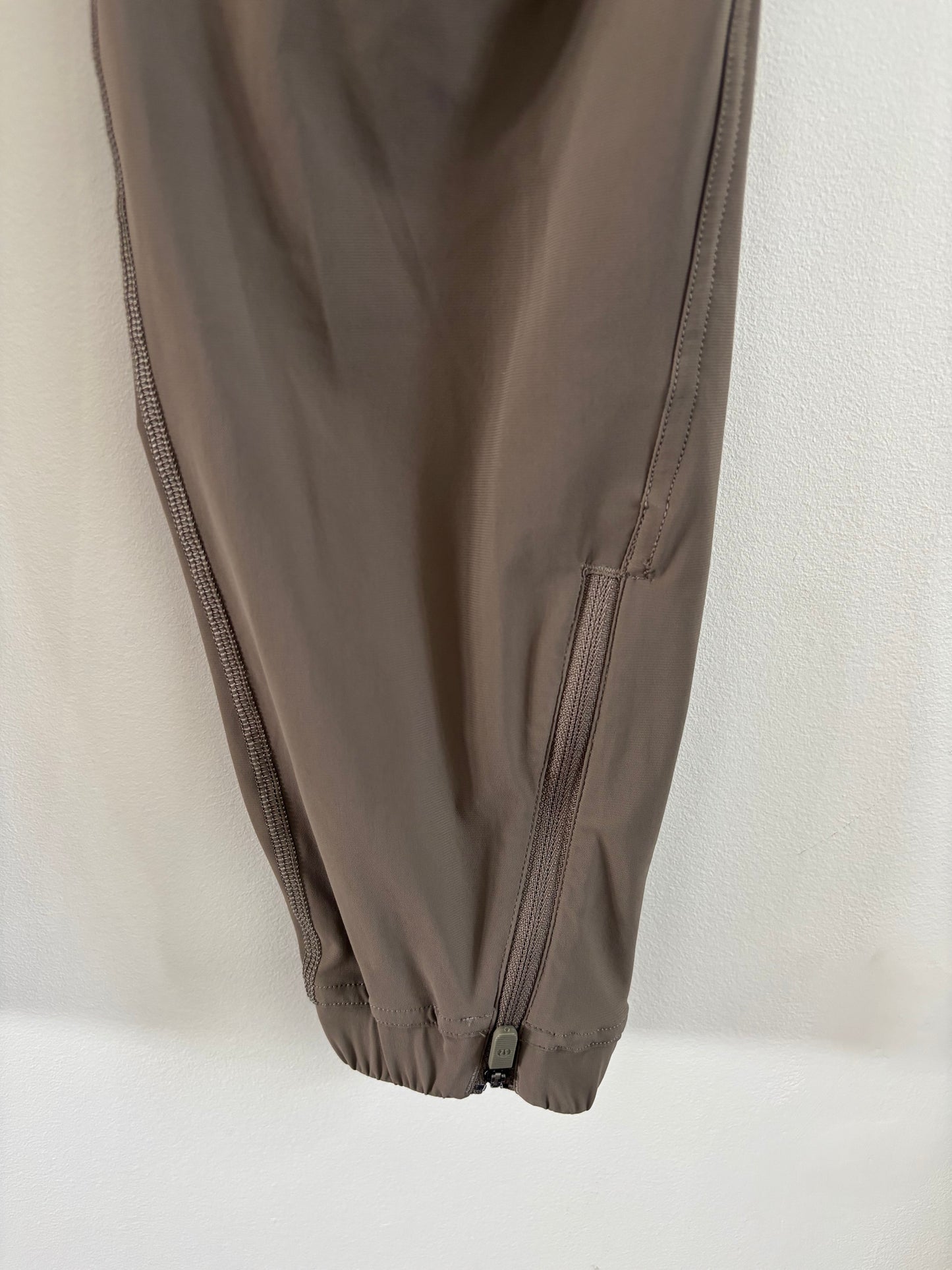 Lululemon Adapted State High Rise Jogger Nomad/Dark Taupe  | 0 (A11R5)