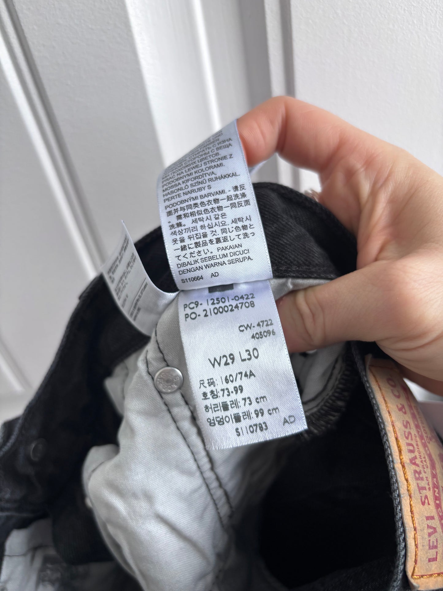 Levi's 501 Black Wash Distressed Straight Jeans | Sz 28 (F132E13)