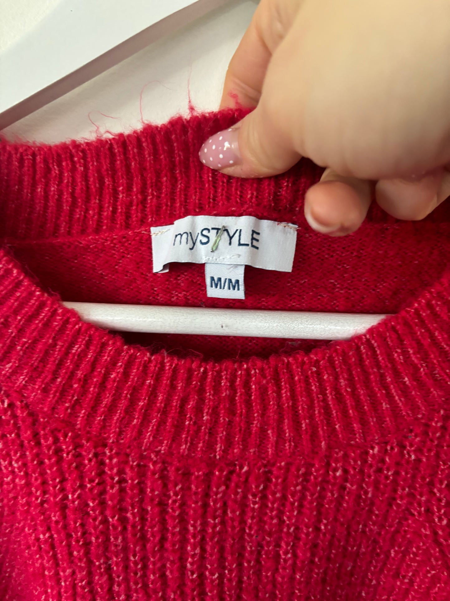 Cherry Red/Pink Lightweight Knit Sweater | Medium (N152W2)