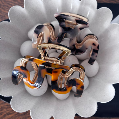 Jenny Be Free Wavy Hair Claw - Blonde Tortoise
