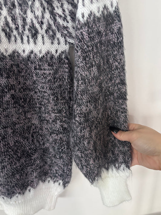 Handknit Grey/White Sweater | Sz Small/Medium