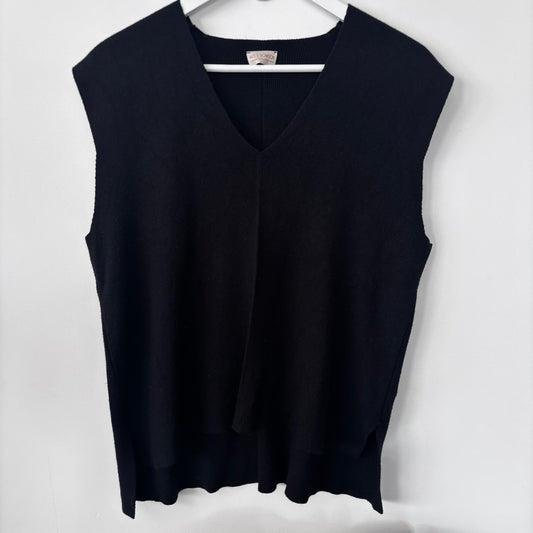 Mus & BomBon Sleeveless Black Sweater | Sz Small (very oversized)