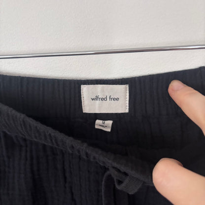 Wilfred Free Cotton Sail Shorts in Black | Sz Medium