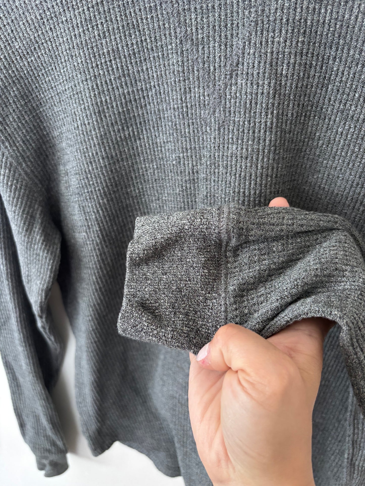 Roots Waffle Relaxed Fit Long Sleeve Shirt Charcoal | Sz XS (fits like sz medium)