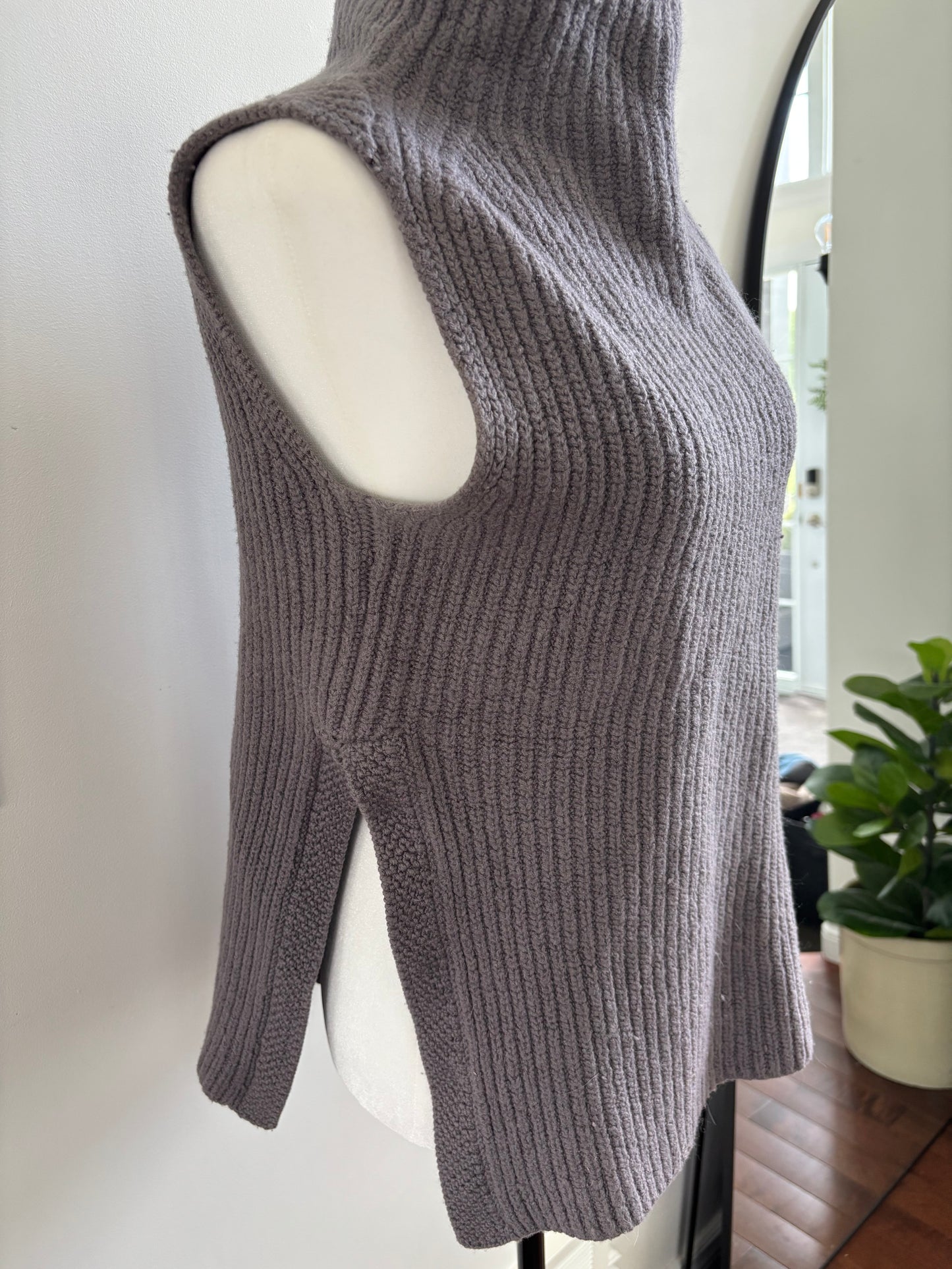 Wilfred Wool Durandal Sleeveless Sweater (Taupe Mocha) | Small