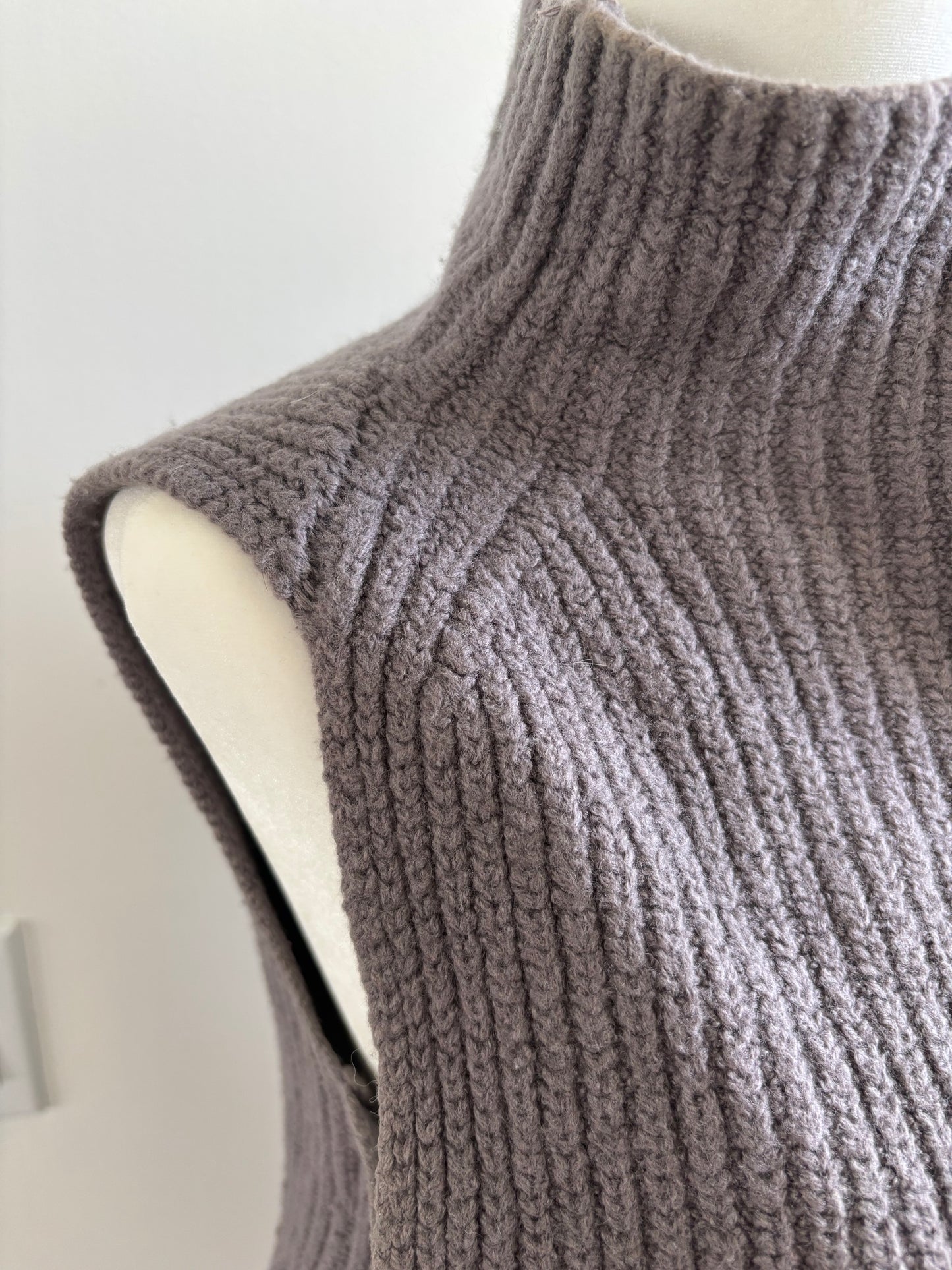 Wilfred Wool Durandal Sleeveless Sweater (Taupe Mocha) | Small