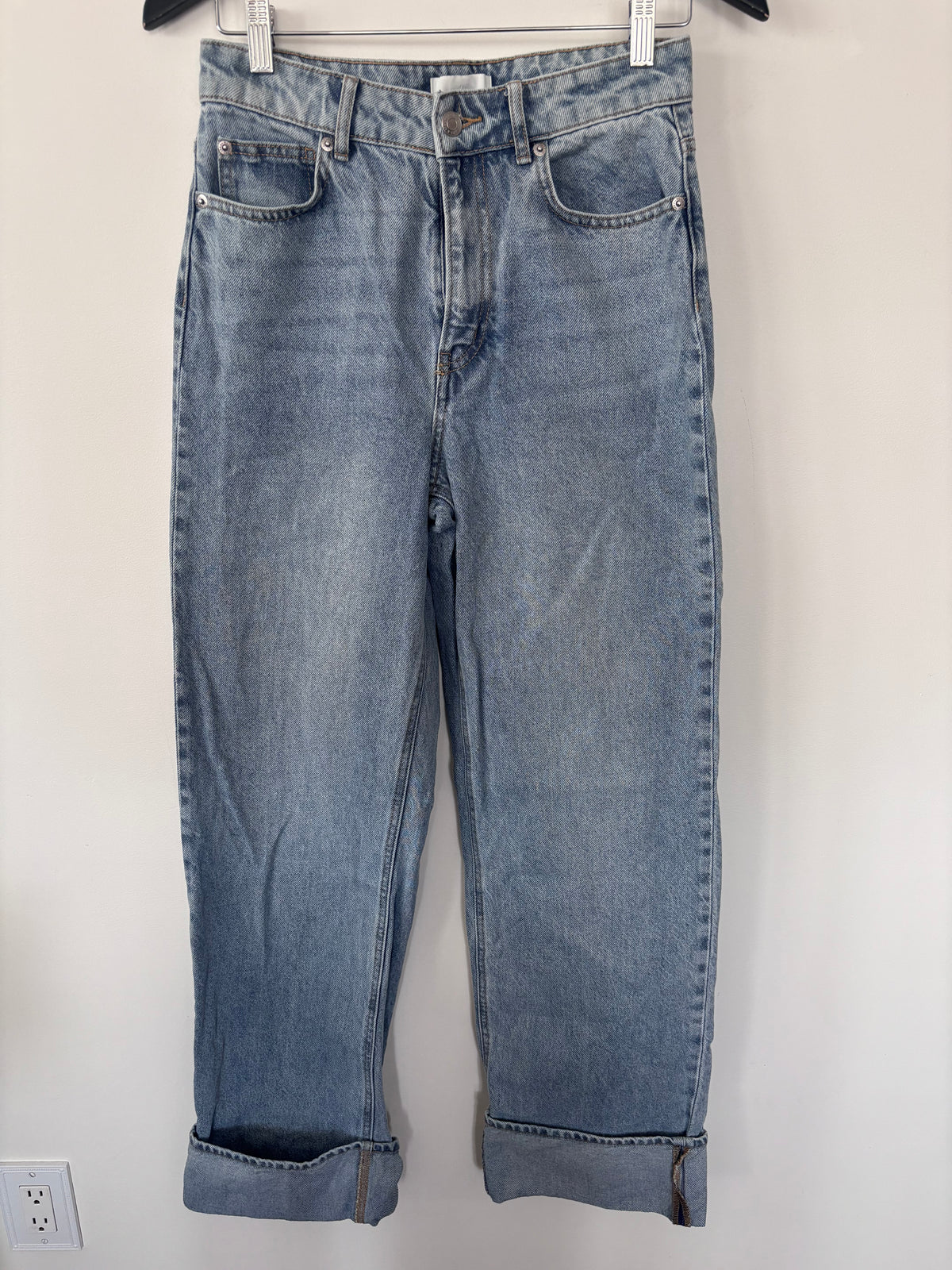 H&M Straight Leg Light Wash Cuffed Jeans | Sz 4